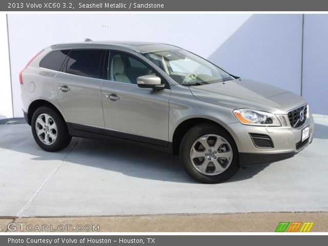 2013 Volvo XC60 3.2 in Seashell Metallic