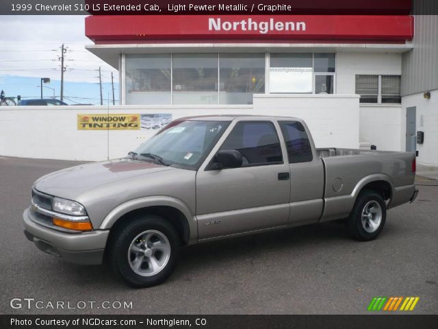 1999 Chevrolet S10 LS Extended Cab in Light Pewter Metallic