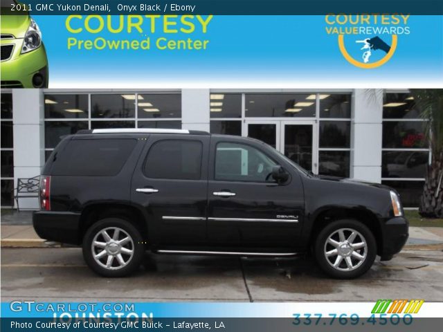 2011 GMC Yukon Denali in Onyx Black