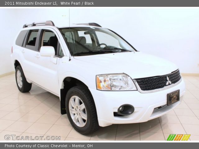 2011 Mitsubishi Endeavor LS in White Pearl