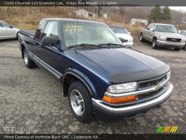 2000 Chevrolet S10 Extended Cab in Indigo Blue Metallic