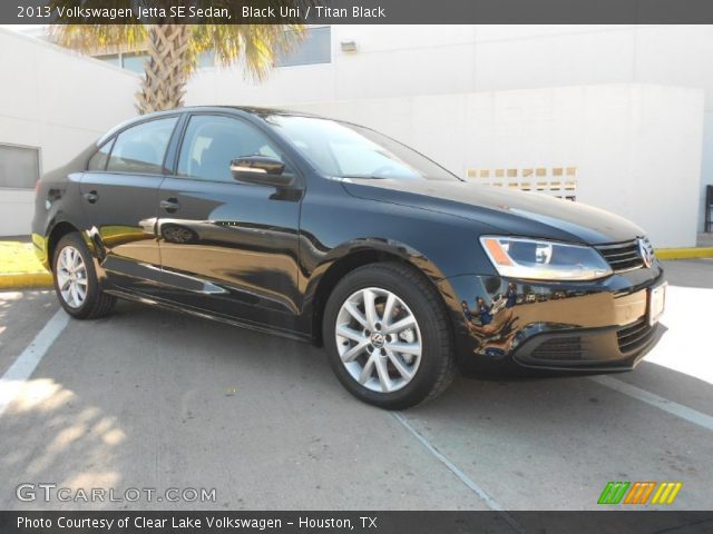 2013 Volkswagen Jetta SE Sedan in Black Uni