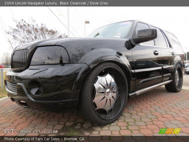 2004 Lincoln Navigator Luxury in Black Clearcoat