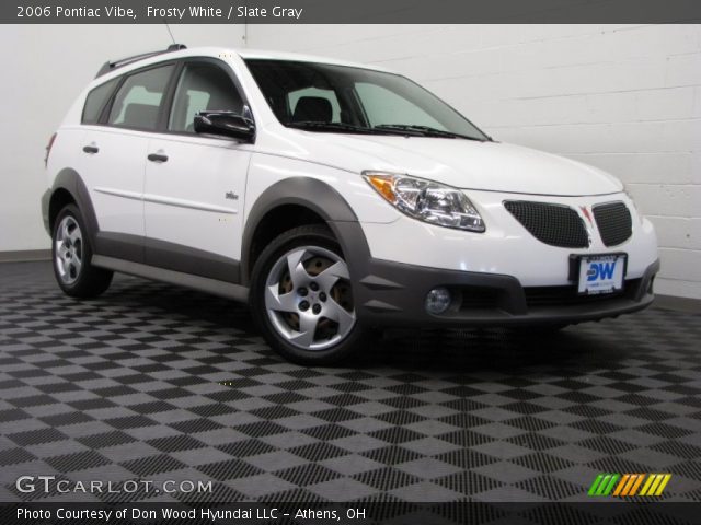 2006 Pontiac Vibe  in Frosty White