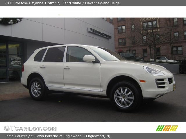 2010 Porsche Cayenne Tiptronic in Sand White