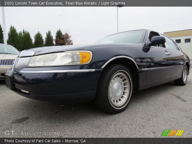 2001 Lincoln Town Car Executive in Pearl Blue Metallic