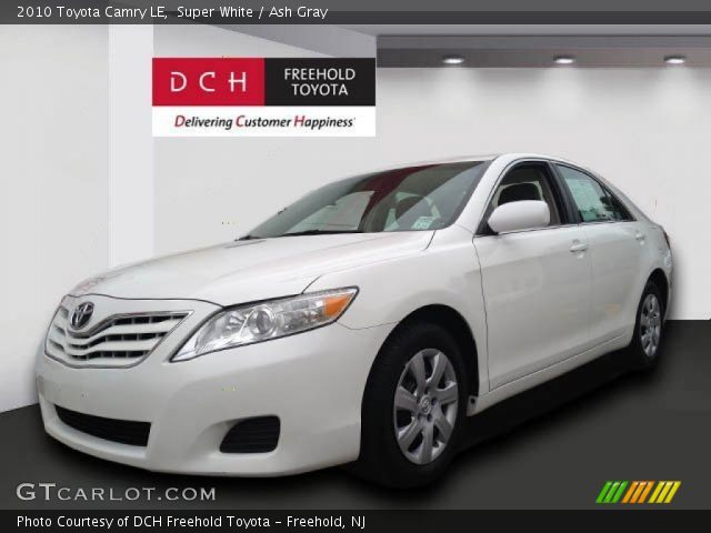 2010 Toyota Camry LE in Super White