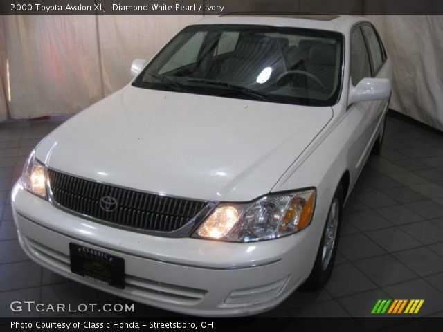 2000 Toyota Avalon XL in Diamond White Pearl