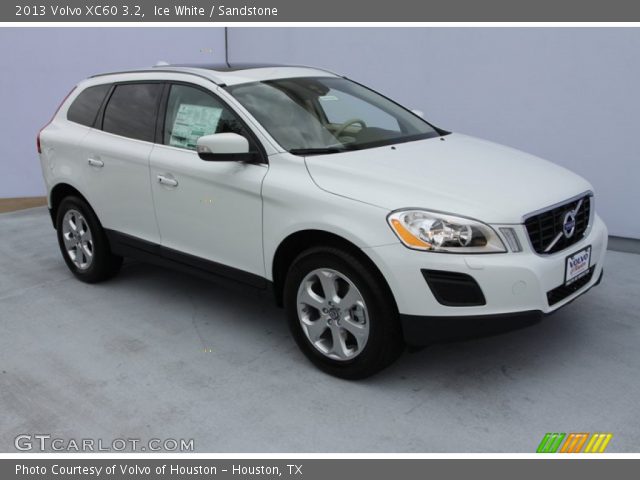 2013 Volvo XC60 3.2 in Ice White