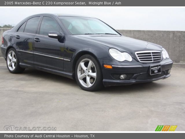 2005 Mercedes-Benz C 230 Kompressor Sedan in Midnight Blue