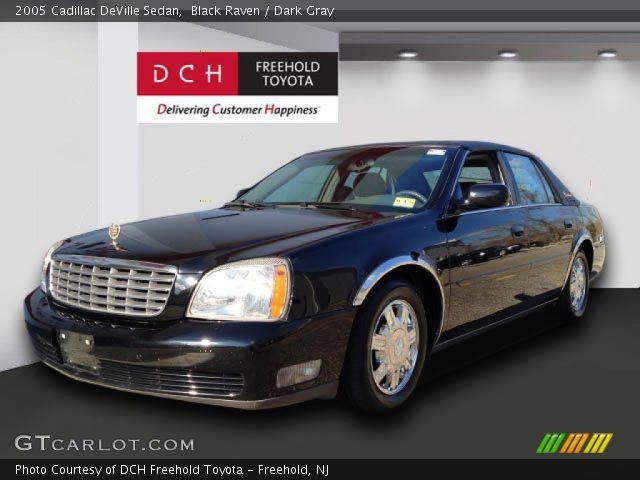 2005 Cadillac DeVille Sedan in Black Raven
