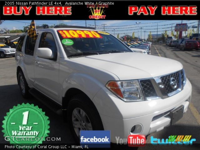 2005 Nissan Pathfinder LE 4x4 in Avalanche White