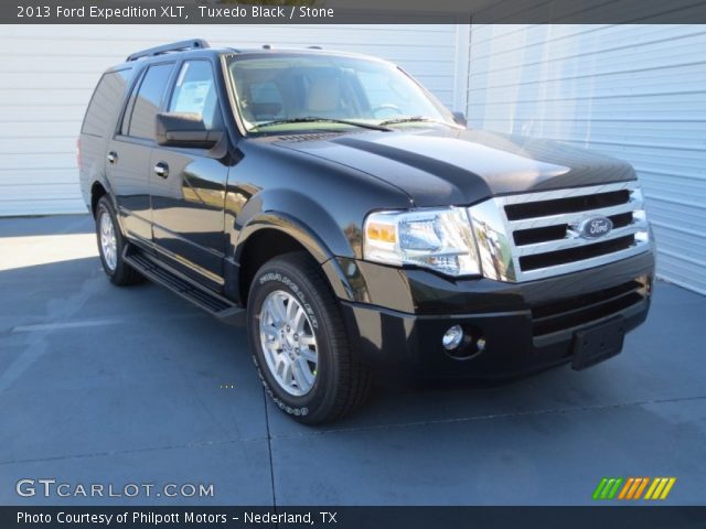 2013 Ford Expedition XLT in Tuxedo Black