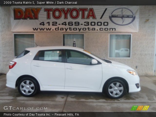 2009 Toyota Matrix S in Super White