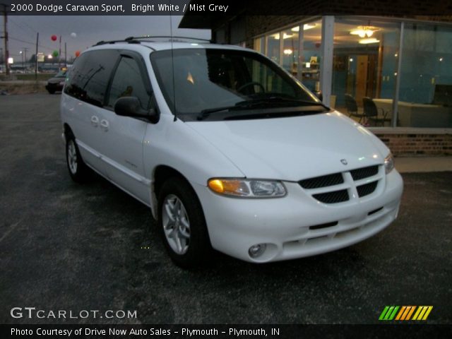 2000 Dodge Caravan Sport in Bright White
