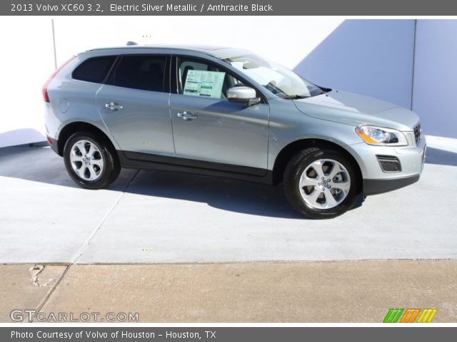 2013 Volvo XC60 3.2 in Electric Silver Metallic