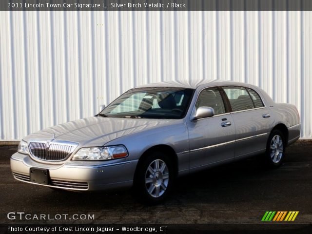 2011 Lincoln Town Car Signature L in Silver Birch Metallic