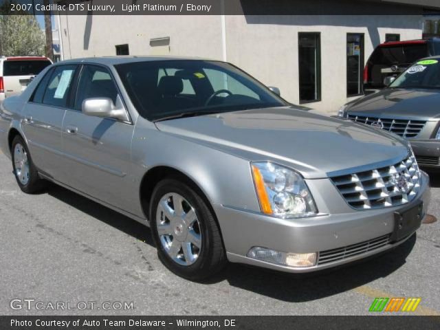 2007 Cadillac DTS Luxury in Light Platinum