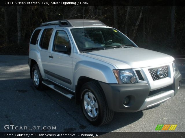 2011 Nissan Xterra S 4x4 in Silver Lightning