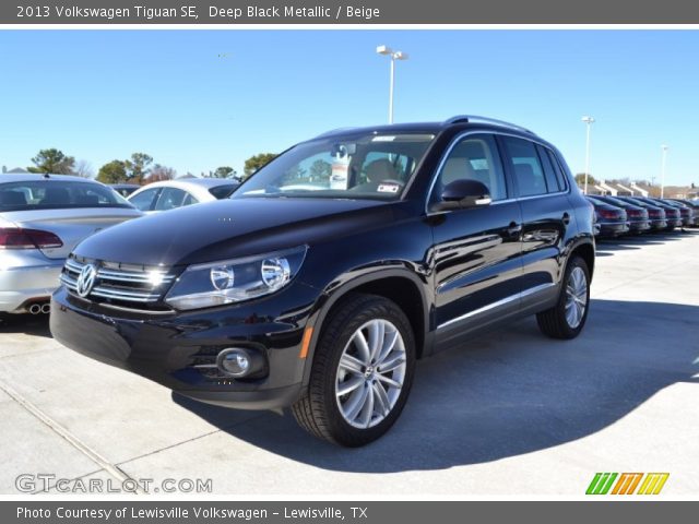 2013 Volkswagen Tiguan SE in Deep Black Metallic