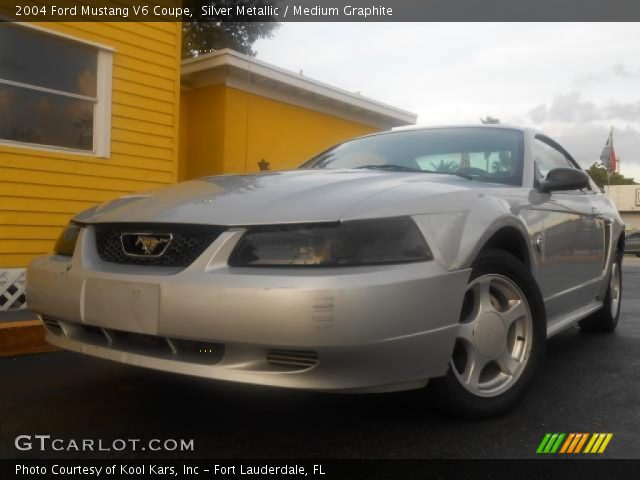 2004 Ford Mustang V6 Coupe in Silver Metallic