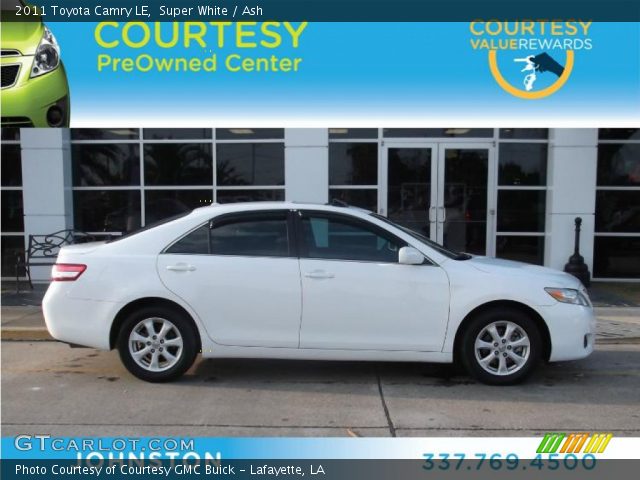 2011 Toyota Camry LE in Super White