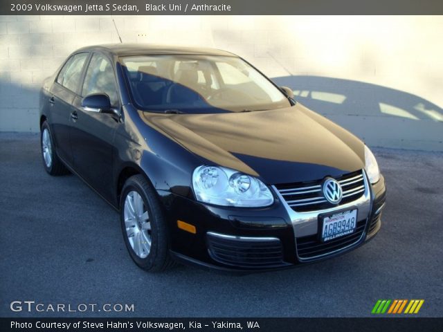 2009 Volkswagen Jetta S Sedan in Black Uni