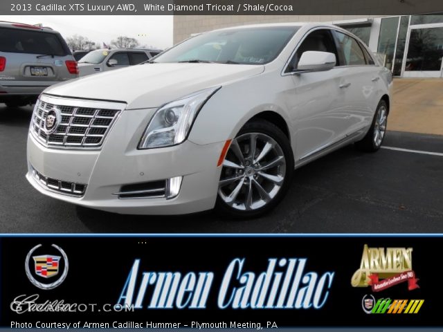 2013 Cadillac XTS Luxury AWD in White Diamond Tricoat