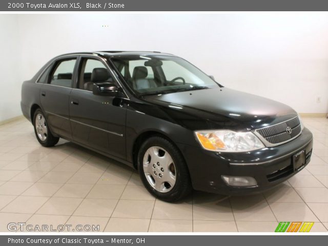 2000 Toyota Avalon XLS in Black