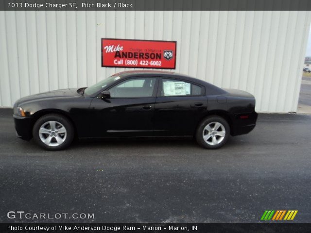 2013 Dodge Charger SE in Pitch Black
