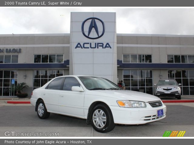 2000 Toyota Camry LE in Super White
