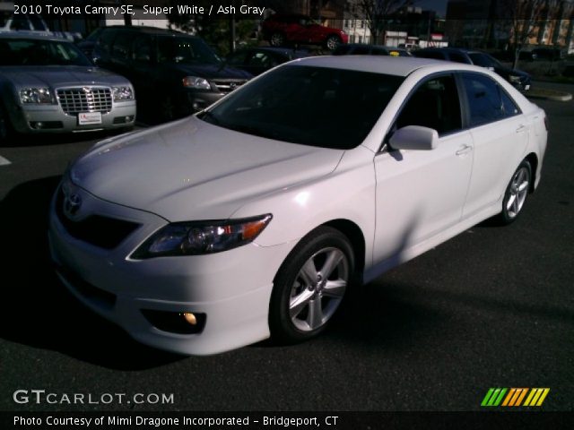 2010 Toyota Camry SE in Super White