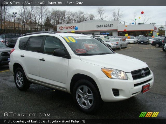 2010 Toyota RAV4 I4 4WD in Super White