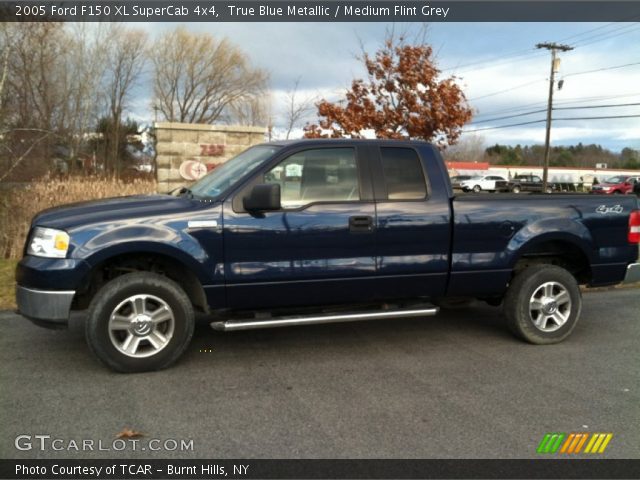 2005 Ford F150 XL SuperCab 4x4 in True Blue Metallic