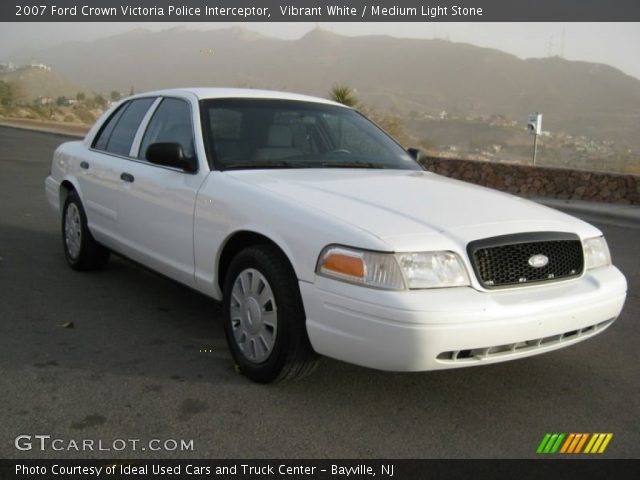 2007 Ford Crown Victoria Police Interceptor in Vibrant White