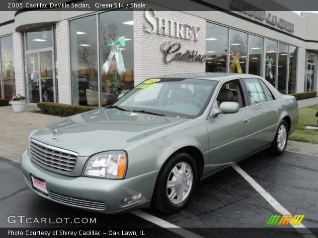 2005 Cadillac DeVille Sedan in Green Silk