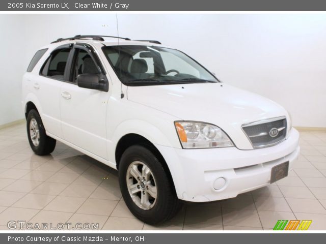 2005 Kia Sorento LX in Clear White