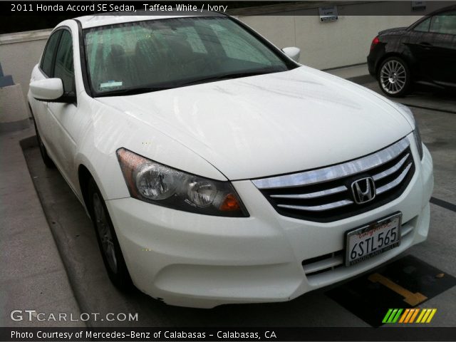 2011 Honda Accord SE Sedan in Taffeta White