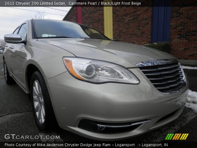 2013 Chrysler 200 Limited Sedan in Cashmere Pearl
