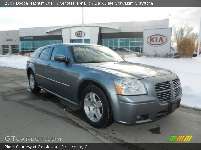 2007 Dodge Magnum SXT in Silver Steel Metallic