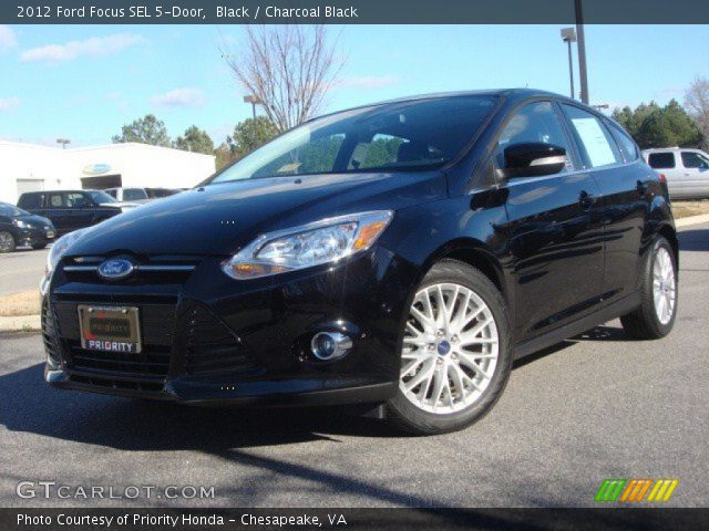 2012 Ford Focus SEL 5-Door in Black
