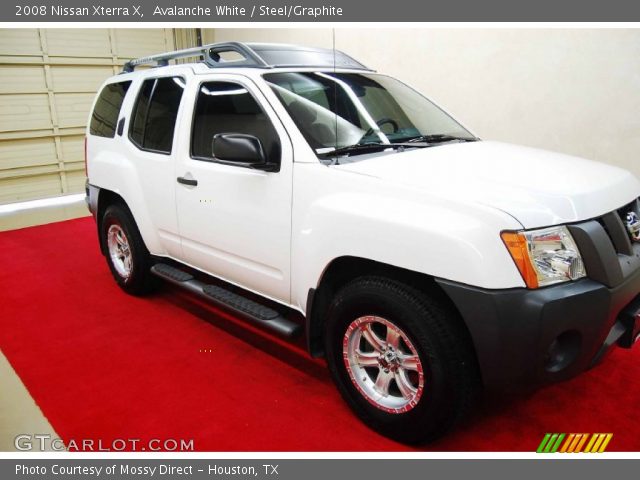 2008 Nissan Xterra X in Avalanche White