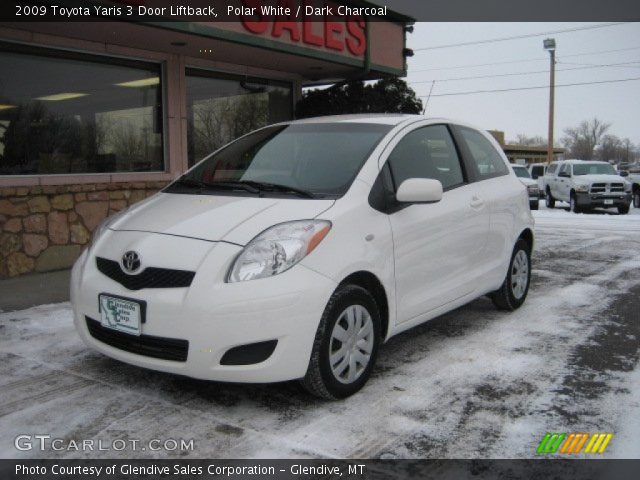 2009 Toyota Yaris 3 Door Liftback in Polar White