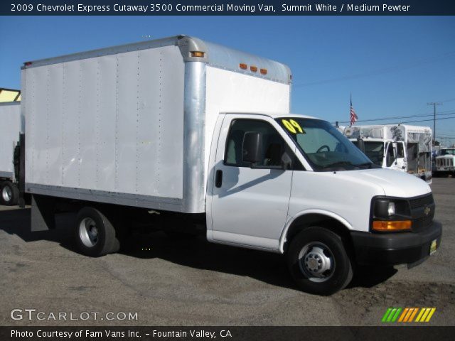 2009 Chevrolet Express Cutaway 3500 Commercial Moving Van in Summit White