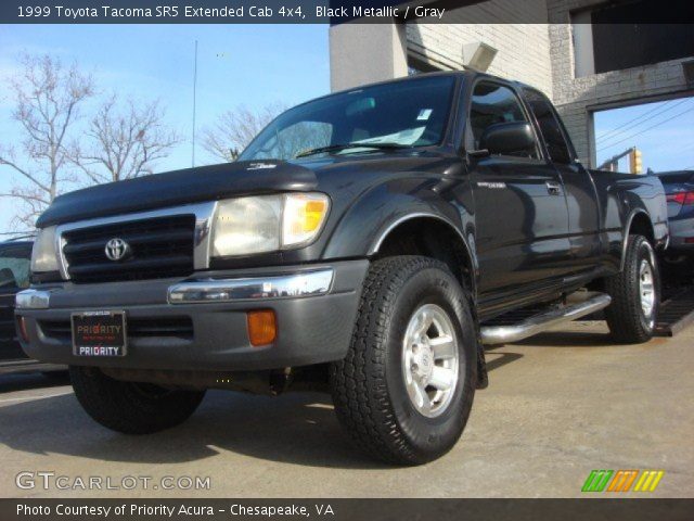 1999 Toyota Tacoma SR5 Extended Cab 4x4 in Black Metallic
