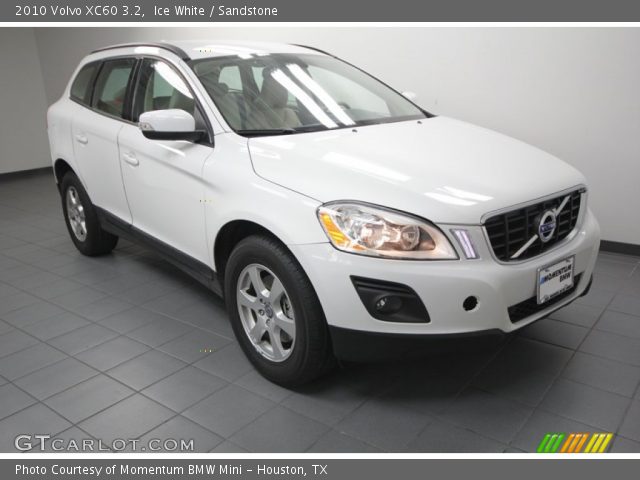 2010 Volvo XC60 3.2 in Ice White