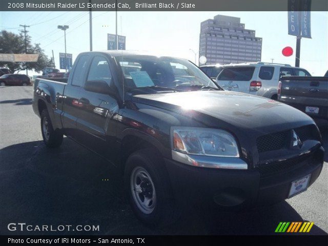 2008 Mitsubishi Raider LS Extended Cab in Brilliant Black