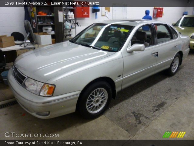 1999 Toyota Avalon XLS in Lunar Mist Metallic