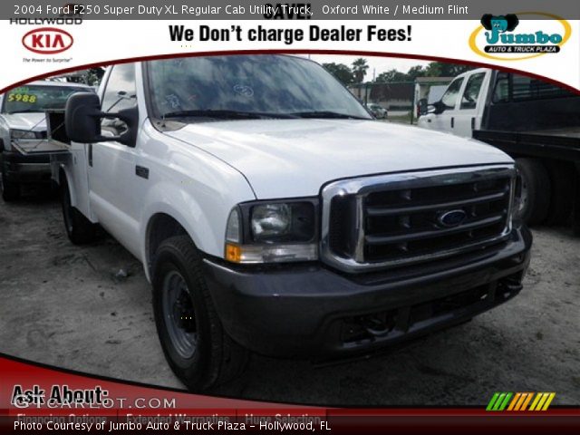 2004 Ford F250 Super Duty XL Regular Cab Utility Truck in Oxford White