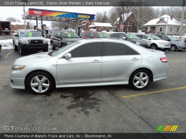 2010 Toyota Camry SE in Classic Silver Metallic